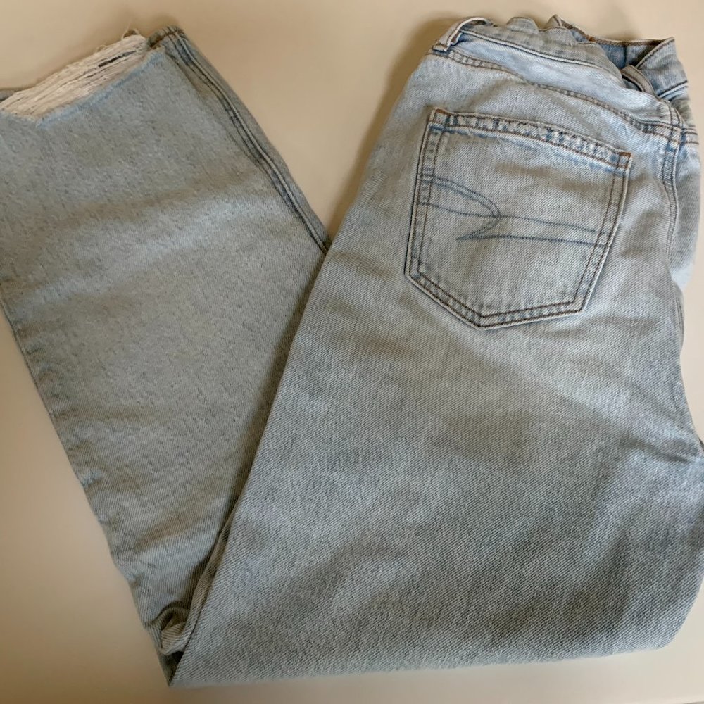 AE AMERICAN EAGLE HIGHEST RISE 90s BOYFRIEND JEANS